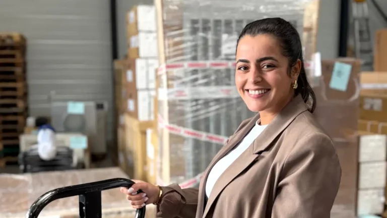 PORTRAIT | Amal, assistante commerciale